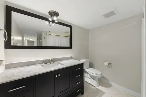 525 Cumnor Road Westmont IL 60559