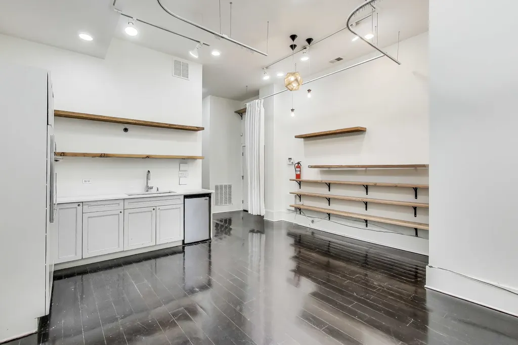 18 East Cullerton Street Chicago IL 60616