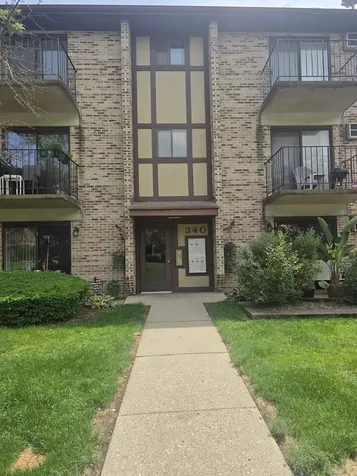 340 Klein Creek Court Carol Stream IL 60188