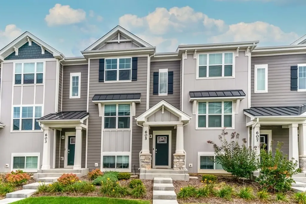 605 Acadia Avenue Mundelein IL 60060