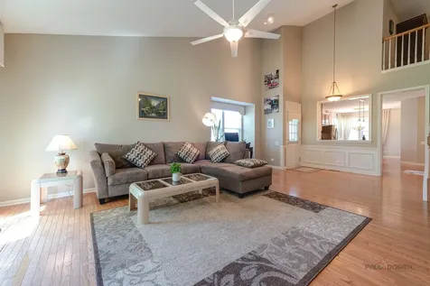 2 Tiverton Court Algonquin IL 60102