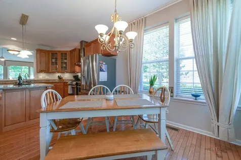 2 Tiverton Court Algonquin IL 60102