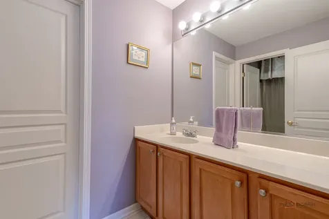 2 Tiverton Court Algonquin IL 60102