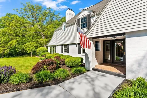 27 Hickory Lane White Heath IL 61884