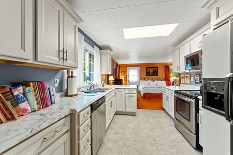 27 Hickory Lane White Heath IL 61884