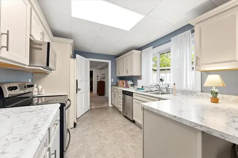 27 Hickory Lane White Heath IL 61884