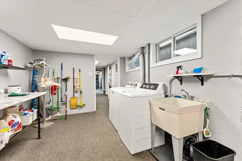 27 Hickory Lane White Heath IL 61884