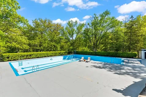 27 Hickory Lane White Heath IL 61884