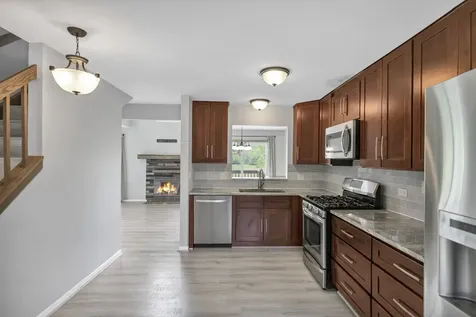 379 Ascot Lane Streamwood IL 60107