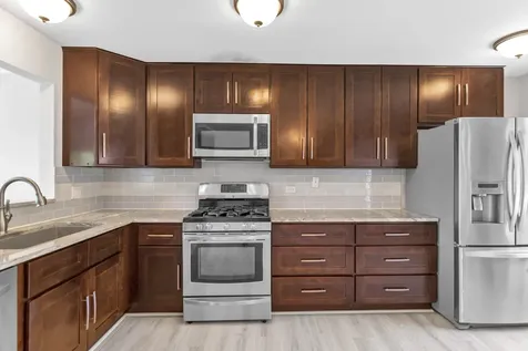 379 Ascot Lane Streamwood IL 60107