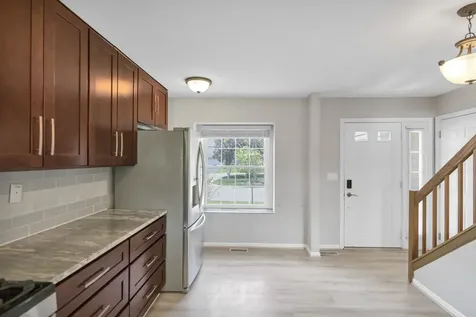 379 Ascot Lane Streamwood IL 60107