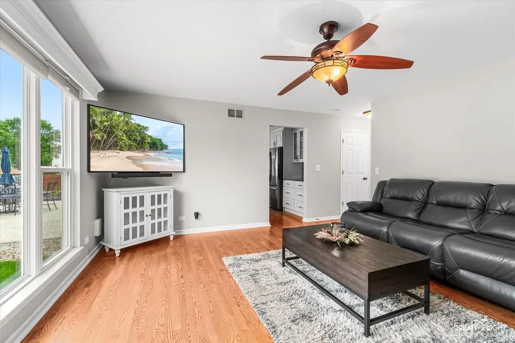 1849 Garfield Avenue Aurora IL 60506