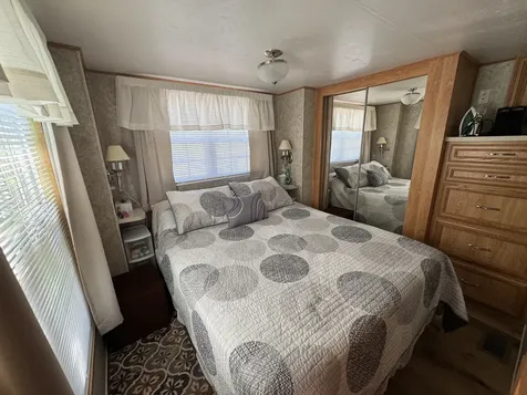 13-135 Woodhaven Lakes Sublette IL 61367