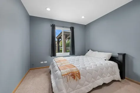 2099 Kathleen Circle Montgomery IL 60538