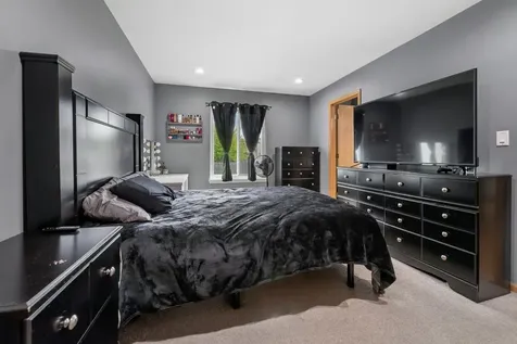 2099 Kathleen Circle Montgomery IL 60538