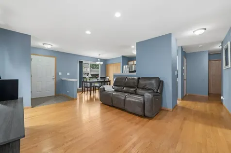2099 Kathleen Circle Montgomery IL 60538