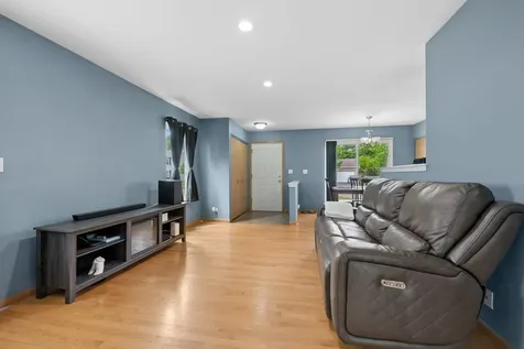 2099 Kathleen Circle Montgomery IL 60538