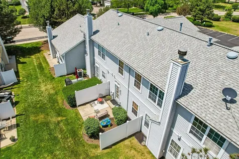2726 Kendall Crossing Mchenry IL 60051