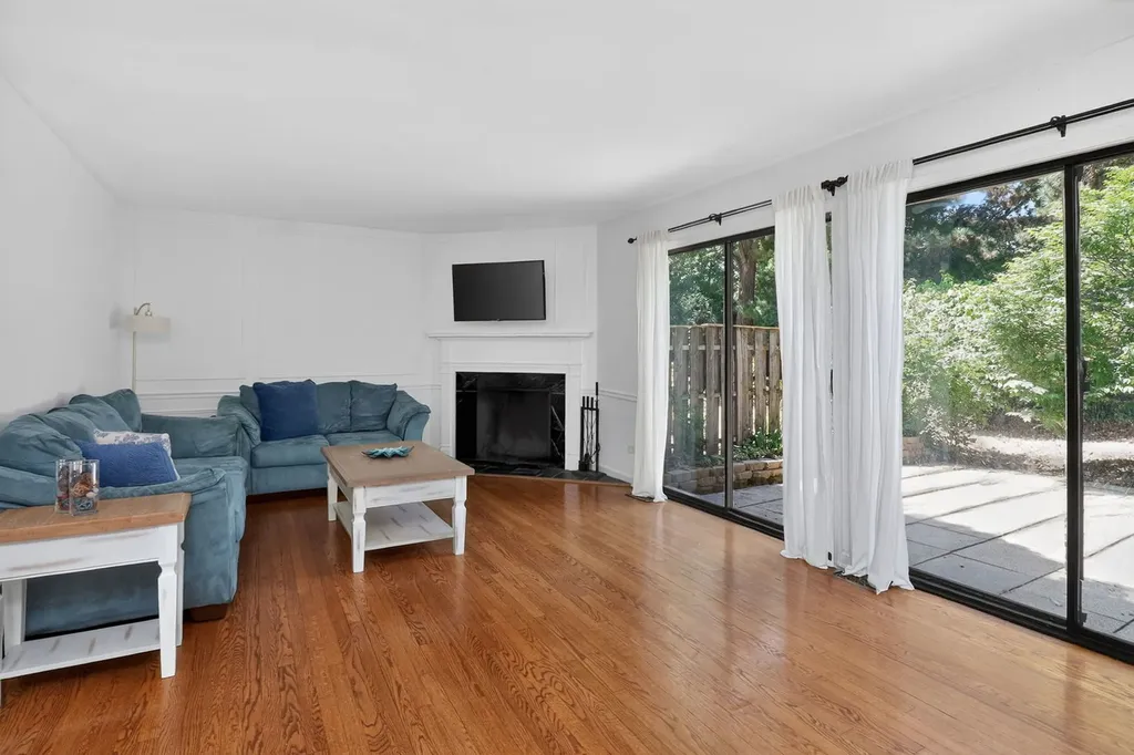 2S742 Avenue Orleans Oak Brook IL 60523
