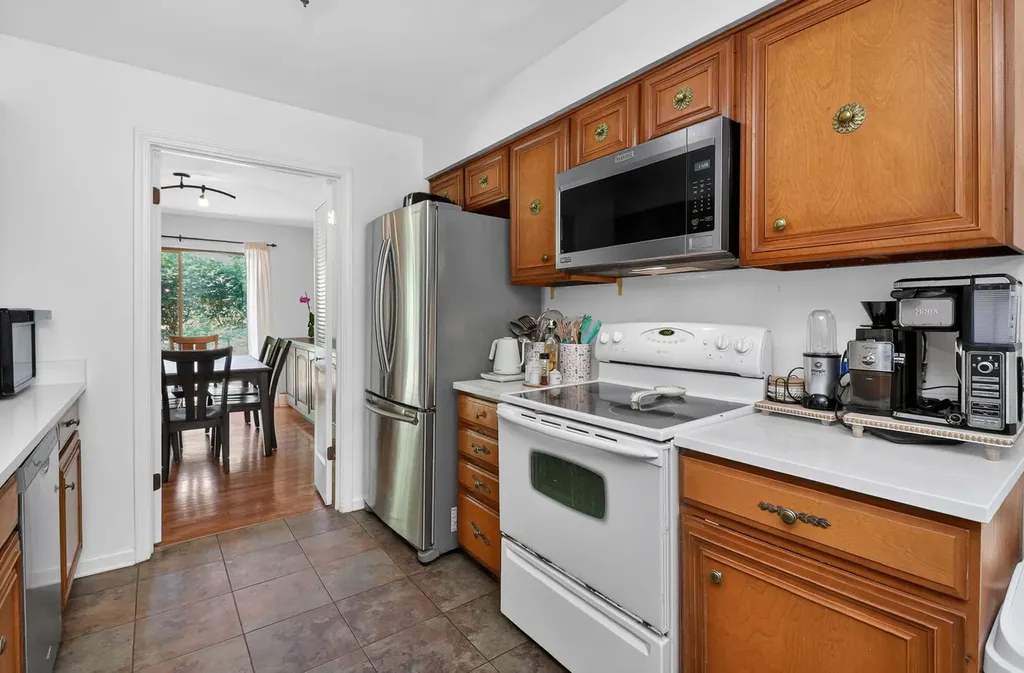 2S742 Avenue Orleans Oak Brook IL 60523