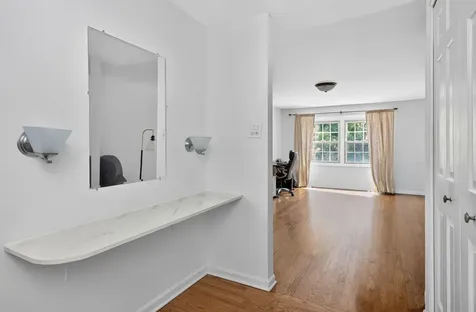 2S742 Avenue Orleans Oak Brook IL 60523