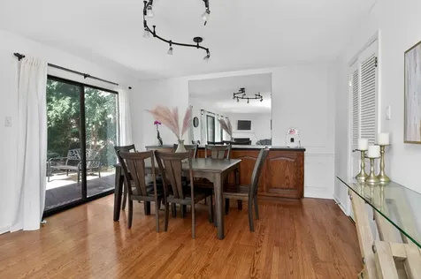 2S742 Avenue Orleans Oak Brook IL 60523