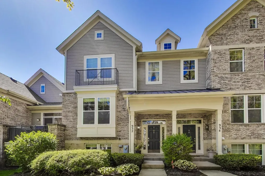 932 Tuscany Drive Streamwood IL 60107