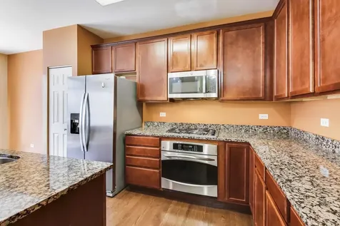 932 Tuscany Drive Streamwood IL 60107