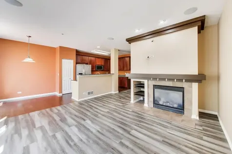 932 Tuscany Drive Streamwood IL 60107