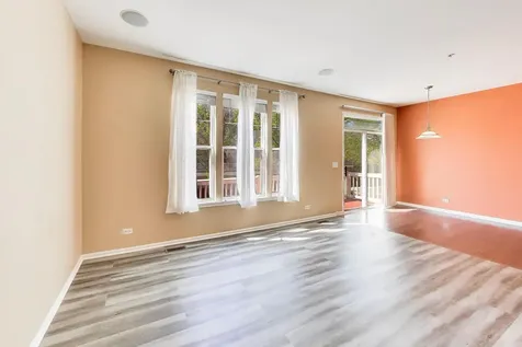 932 Tuscany Drive Streamwood IL 60107