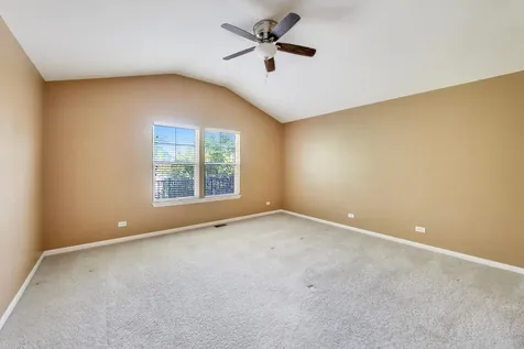 932 Tuscany Drive Streamwood IL 60107