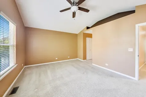 932 Tuscany Drive Streamwood IL 60107