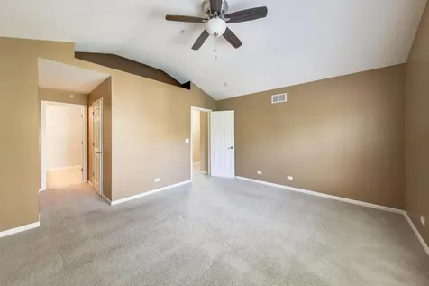 932 Tuscany Drive Streamwood IL 60107