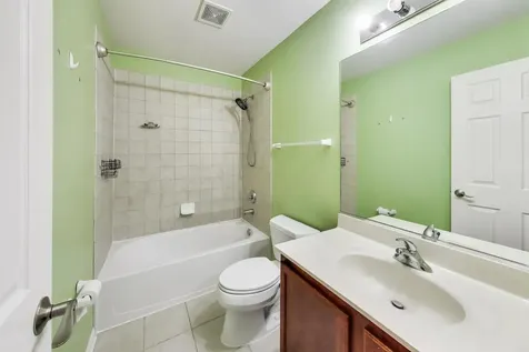 932 Tuscany Drive Streamwood IL 60107