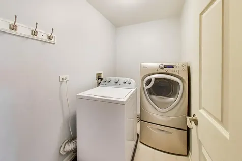 932 Tuscany Drive Streamwood IL 60107