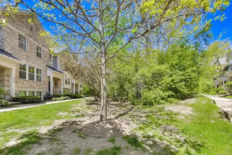 932 Tuscany Drive Streamwood IL 60107