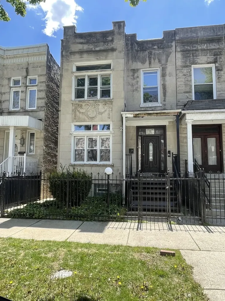 3339 West Flournoy Street Chicago IL 60624