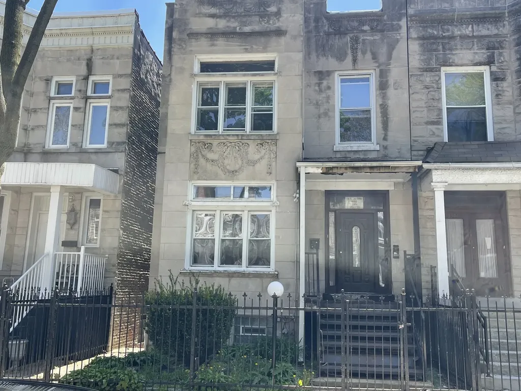 3339 West Flournoy Street Chicago IL 60624