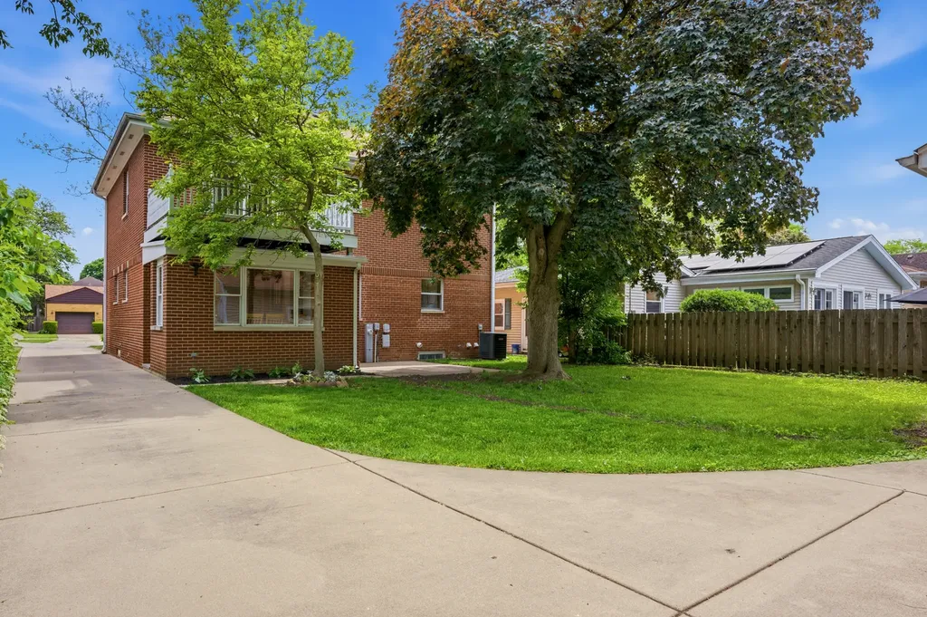 1236 South Brophy Avenue Park Ridge IL 60068