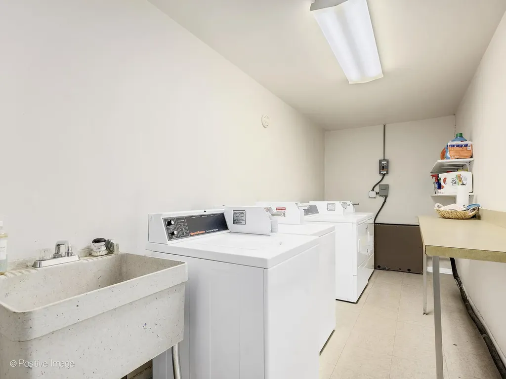 1S055 Spring Road Oakbrook Terrace IL 60181