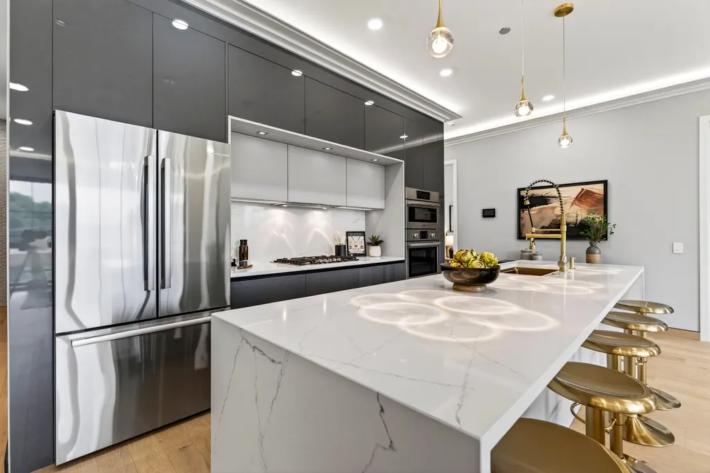 2024 West Irving Park Road Chicago IL 60618