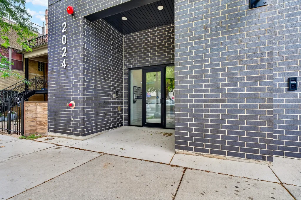 2024 West Irving Park Road Chicago IL 60618