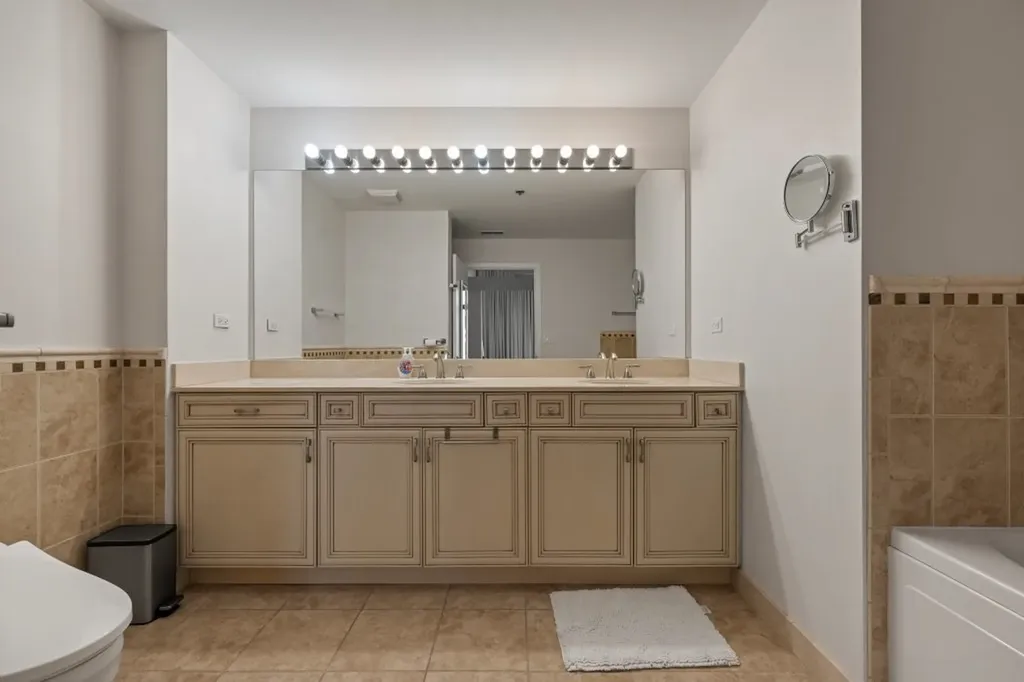 1525 South Sangamon Street Chicago IL 60608