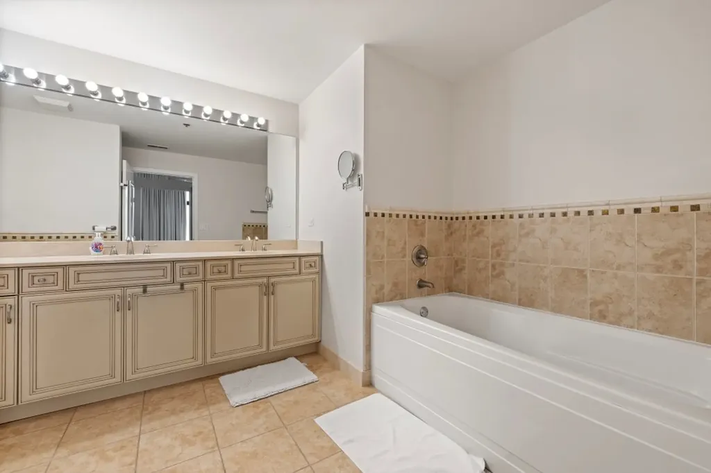 1525 South Sangamon Street Chicago IL 60608