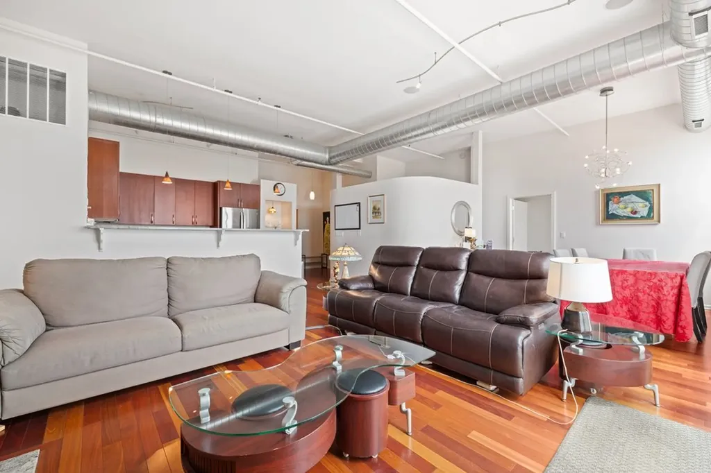 1525 South Sangamon Street Chicago IL 60608