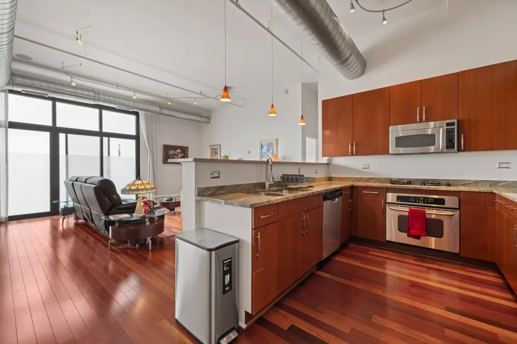 1525 South Sangamon Street Chicago IL 60608