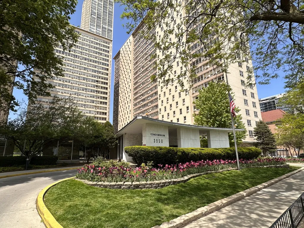 3950 North Lake Shore Drive Chicago IL 60613