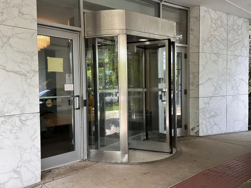 3950 North Lake Shore Drive Chicago IL 60613