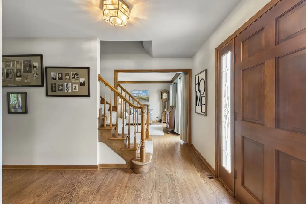 2012 Cromwell Drive Wheaton IL 60189