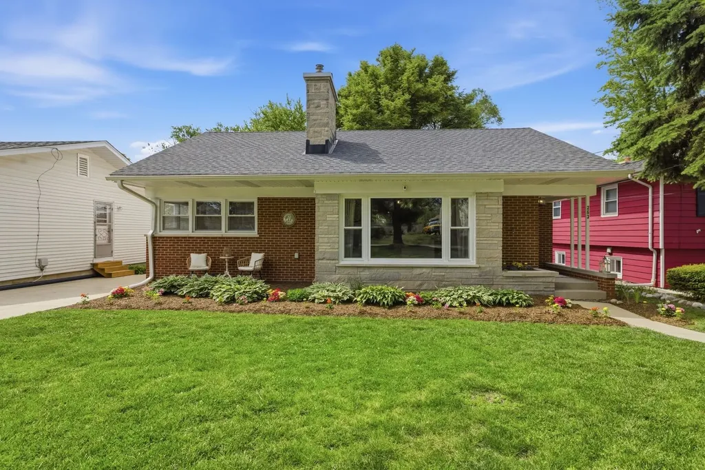 263 Hill Avenue Glen Ellyn IL 60137
